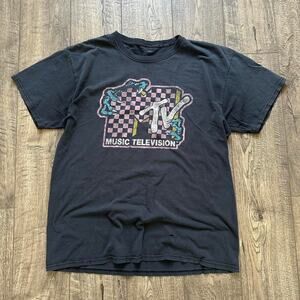 Vintage Y2K Faded Thrashed MTV Music Graphic Skate Tee Shirt